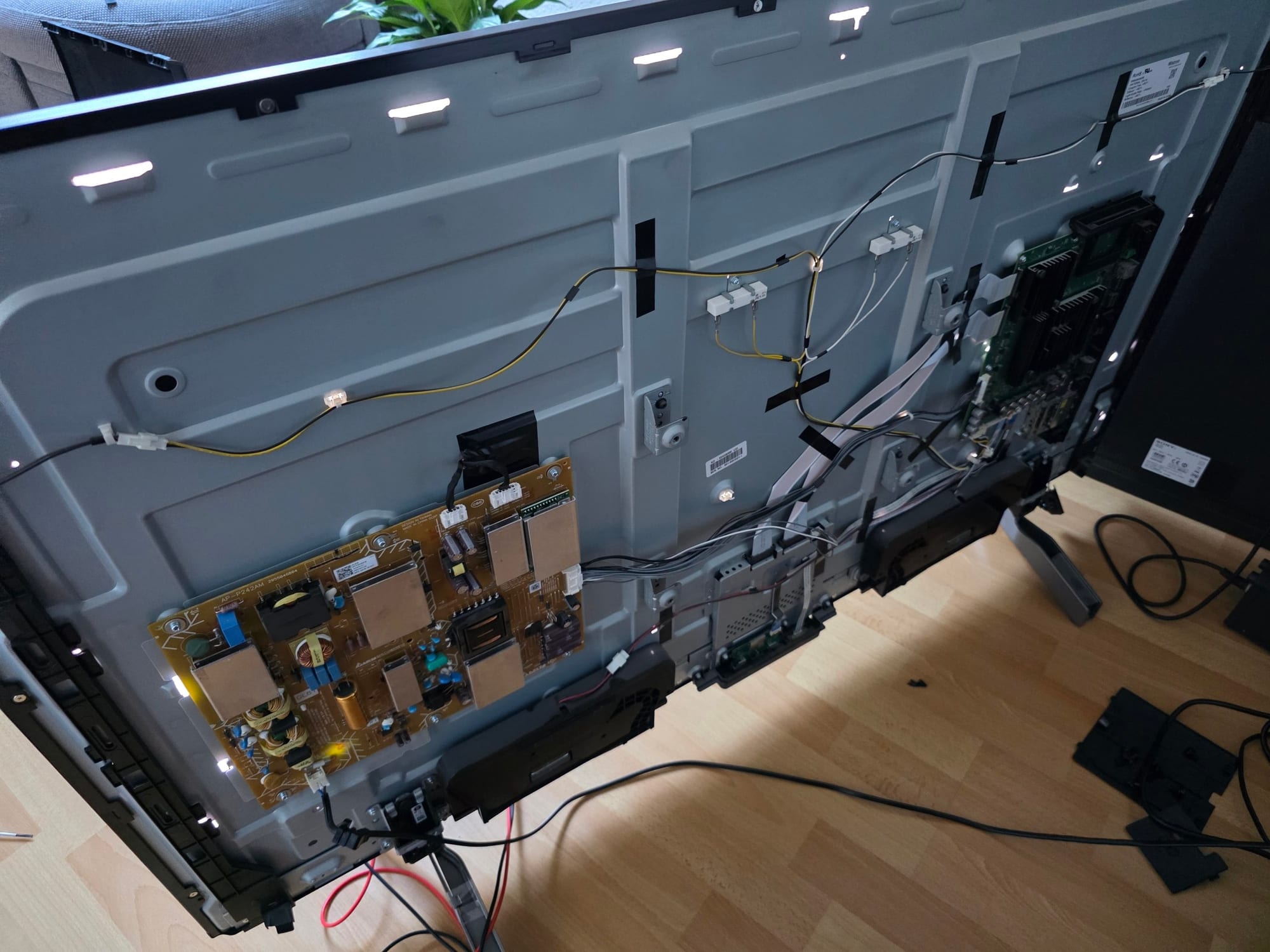 Depanarea unui televizor Sony 4K cu ajutorul inteligenței artificiale