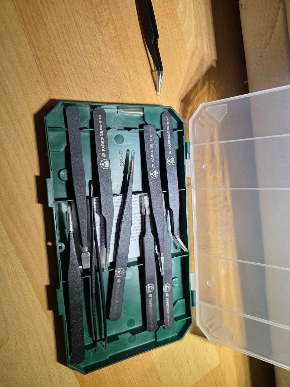 Pensete de precizie pentru componente SMD.